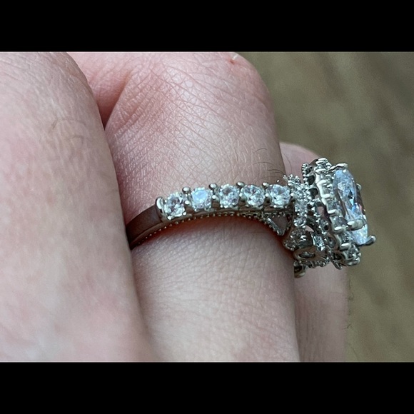 Elegant925 Silver Ring Oval Cut White Sapphire - Picture 8 of 9